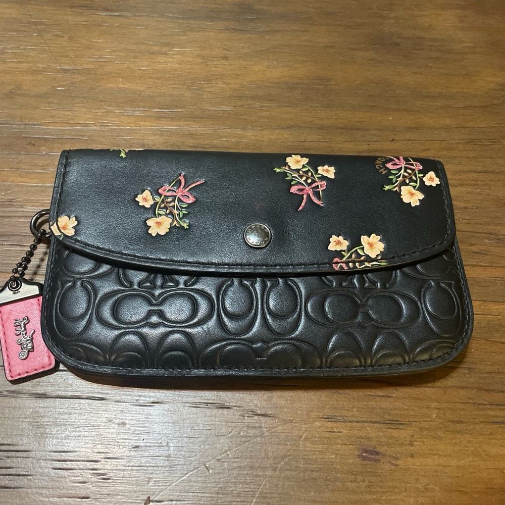 COACH FLORAL BOW PRINT BLACK/PINK SIGNATURE LEATHER CLUTCH 27060 Without Strap